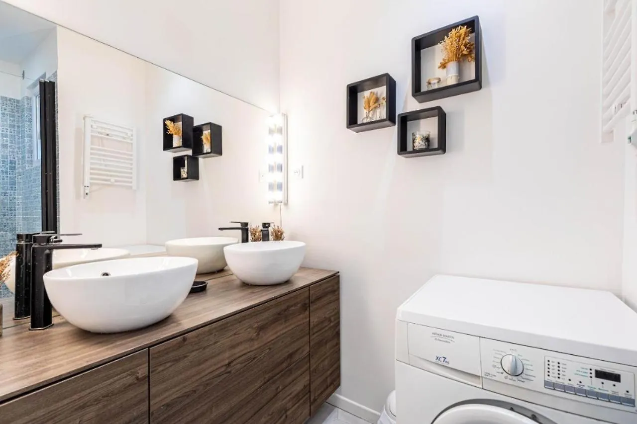 Apartment Cosy 2-Bedroom In Montmartre Paris